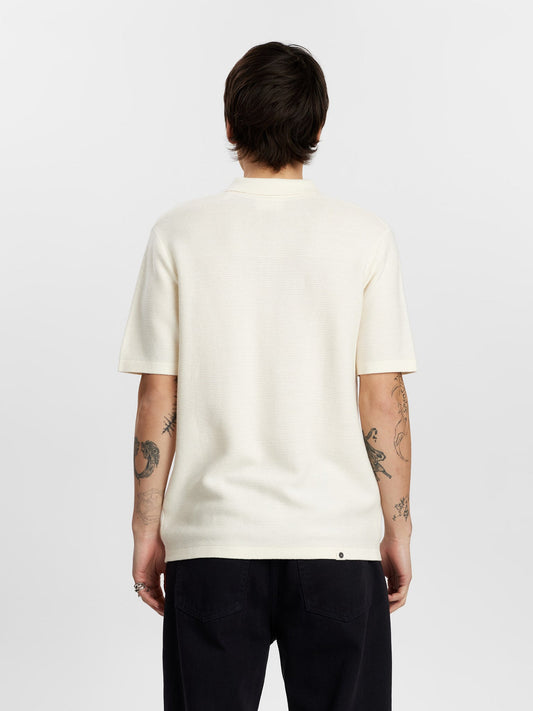 Anerkjendt AKSVEND S/S KNIT SHIRT Tofu