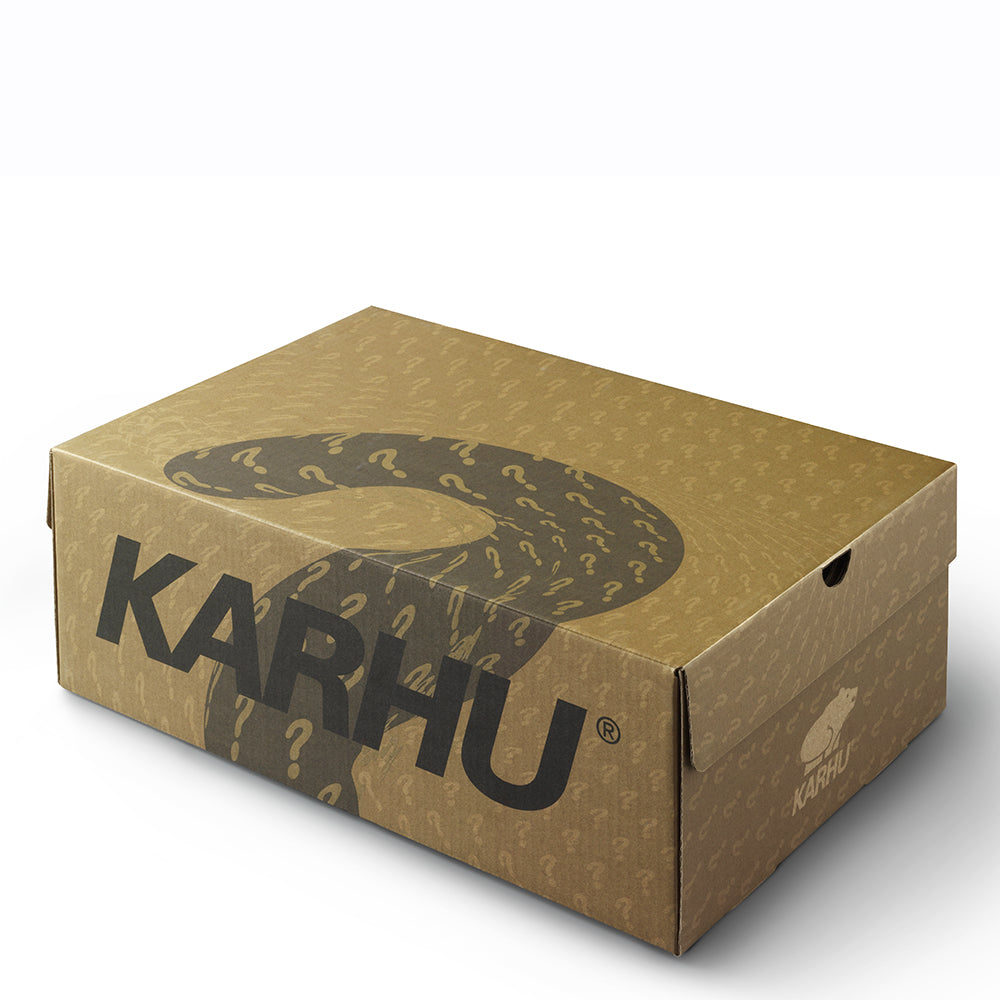Karhu Legacy 96 Pale Olive Green / Chocolate Torte