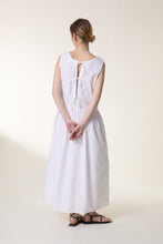 Load image into Gallery viewer, Leon &amp; Harper River TC129 Brd + White Sleeveless Dress
