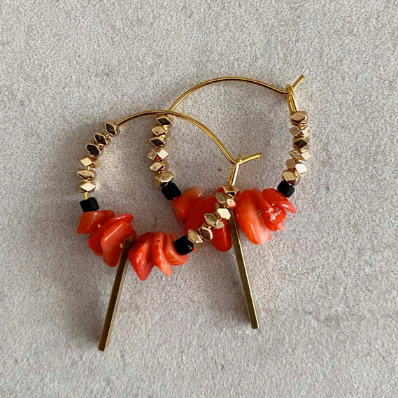 Blythe-B Coral Chips Mixed with Gold Plated Beads and Brass Drop 20mm Gold Plated Hoop