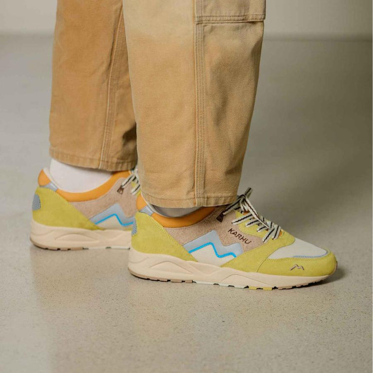 Karhu Aria 95 Cream Gold / Warm Taupe