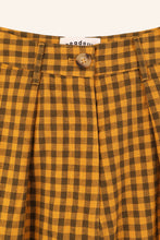 Load image into Gallery viewer, Meadows Sanne Shorts Toffee Gingham
