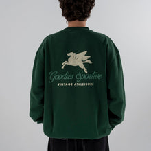 Load image into Gallery viewer, Goodies Sportive 550G Pegasus Crewneck Green
