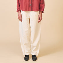 Load image into Gallery viewer, Sideline Pia Jeans Oat
