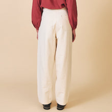 Load image into Gallery viewer, Sideline Pia Jeans Oat
