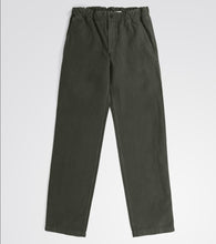 Load image into Gallery viewer, Norse Projects Ezra Relaxed Cotton Linen Trouser Spruce Green
