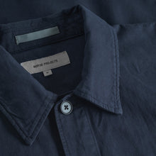 Load image into Gallery viewer, Norse Projects Julian Cotton Linen Overshirt Dark Navy
