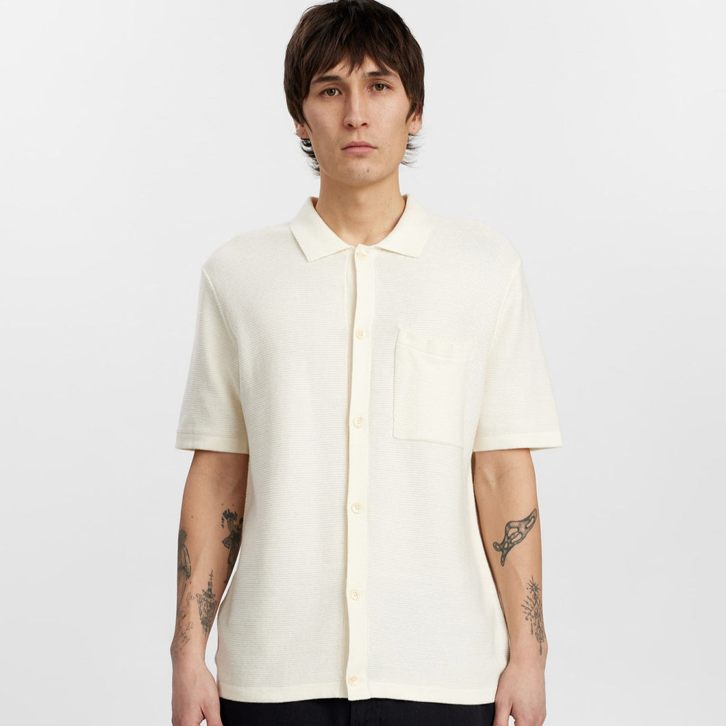 Anerkjendt AKSVEND S/S KNIT SHIRT Tofu