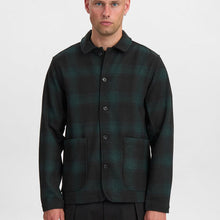 Load image into Gallery viewer, Anerkjendt Akoscar Woolen Overshirt Forest
