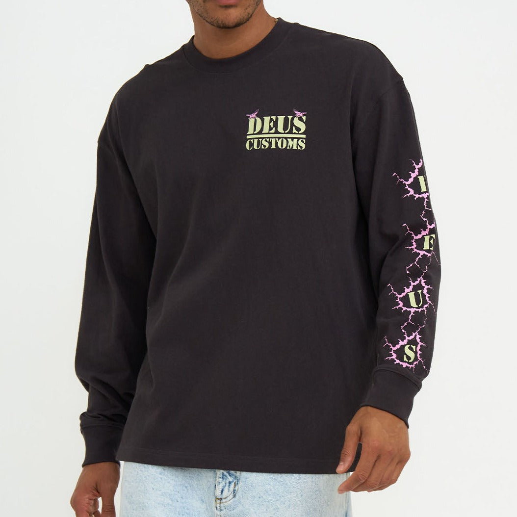 Deus Ex Machina Pub Nuisance LS T-Shirt