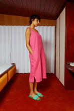 Load image into Gallery viewer, L.F. Markey Basic Linen Shift Dress Fuchsia
