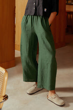 Load image into Gallery viewer, L.F.Markey Basic Linen Trouser Hunter Green
