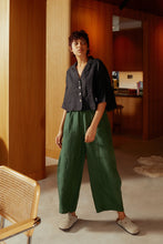 Load image into Gallery viewer, L.F.Markey Basic Linen Trouser Hunter Green
