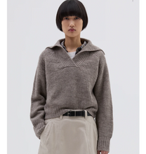 Load image into Gallery viewer, MHL W&#39; Chunky Sailor Collar British Merino Natural
