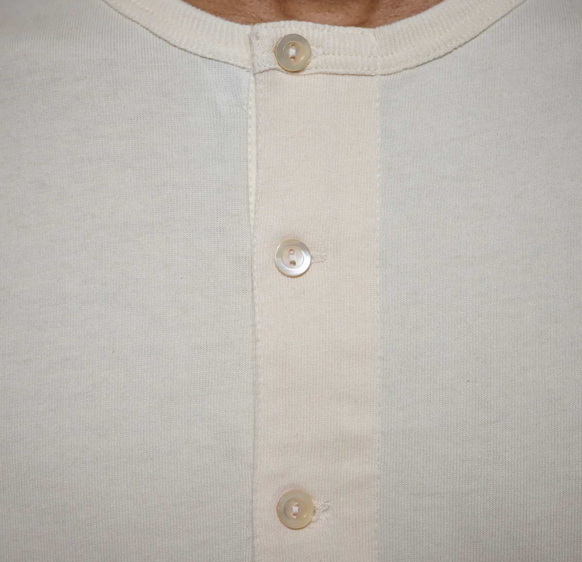 Merz b. Schwanen 2M06 LS Refined Fit Henley Nature
