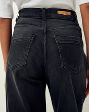 Load image into Gallery viewer, Sessun Bay Cruise Jeans Brocken Black
