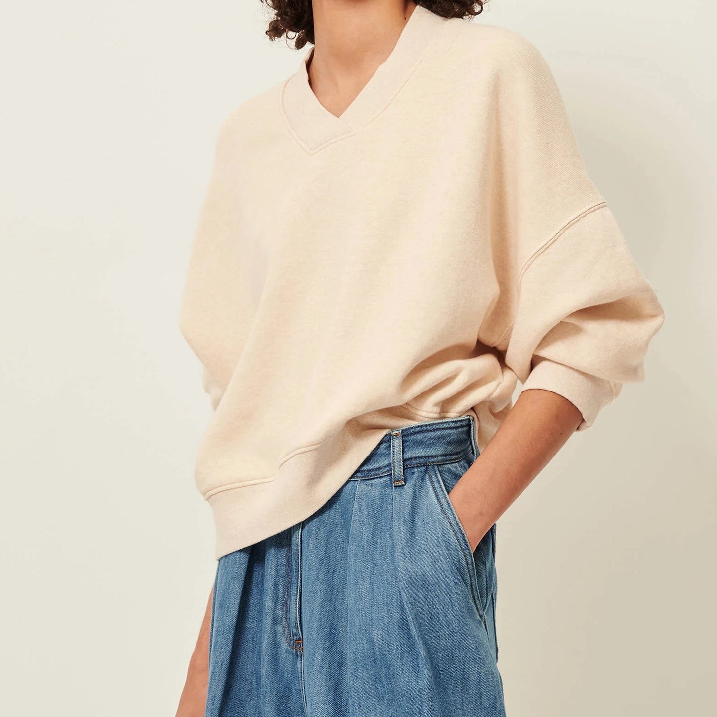 Sessun Vechill V Neck Sweater Oat Milk