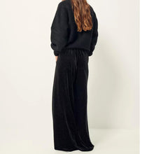 Load image into Gallery viewer, Sessun Chaggy Trousers Shiny Black
