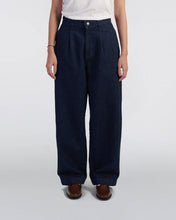 Load image into Gallery viewer, Edwin W&#39; Nora Pant Coral Blue Denim
