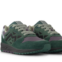 Load image into Gallery viewer, Karhu Legacy 96 Rain Forest / Plum Perfect
