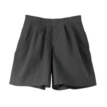 Load image into Gallery viewer, MHL W&#39; Pleated Dry Cotton Shorts Carbon
