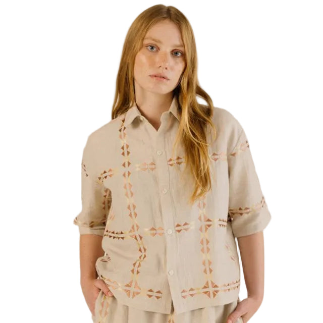 Sideline Polly Shirt Oat Embroidered