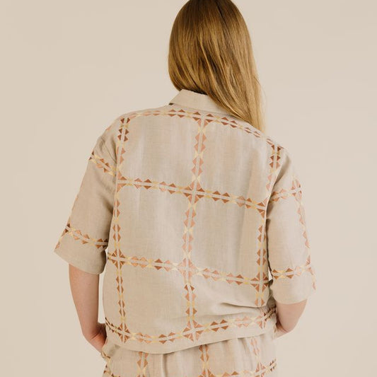 Sideline Polly Shirt Oat Embroidered